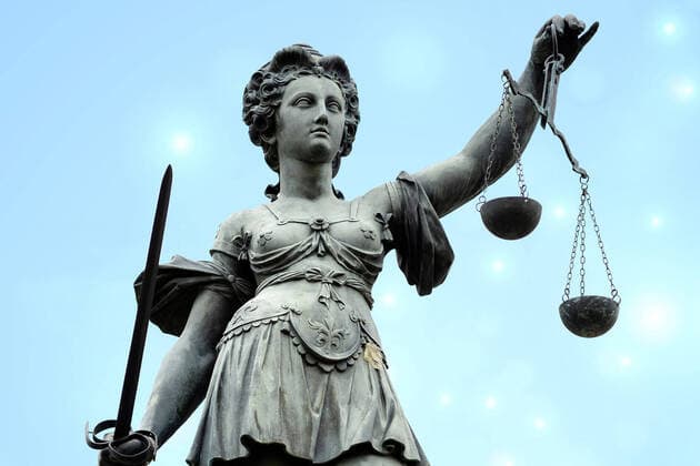 Justiz, Symbolfotos Creative Highlights Symbolfotos Symbolfoto Justitia mit Waage und Schwert Justitia, Lady Justice with balance and sword BLWS545910 Copyright: xblickwinkel McPHOTOx