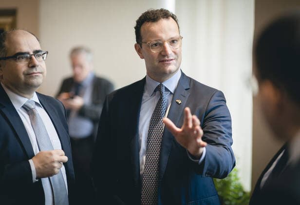 Bundesgesundheitsminister Jens Spahn (CDU) Im Rahmen eines Treffens mit der deutsch-mexikanischen Handelskammer CAMEXA und deutschen Unternehmen aus dem Gesundheitssektor am 20.09.2019 in Mexiko-Stadt. Mexiko-Stadt Mexiko