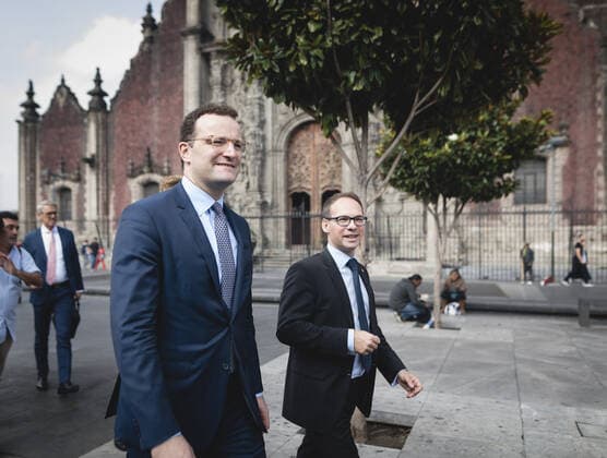 Bundesgesundheitsminister Jens Spahn (CDU) Im Rahmen eines Rundgangs durch das historische Stadtzentrum von Mexiko-stadt am 20.09.2019. Mexiko-Stadt Mexiko