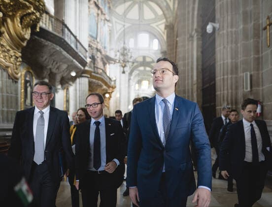 Bundesgesundheitsminister Jens Spahn (CDU) Im Rahmen eines Rundgangs durch das historische Stadtzentrum von Mexiko-stadt am 20.09.2019. Mexiko-Stadt Mexiko