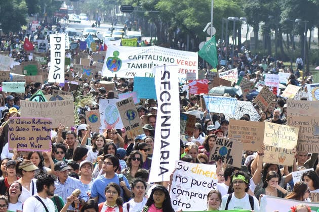 Friday for Future: protest against climate change People take part during a march in protest against climate change impulsed by global strike called Friday for Future at Reforma Avenue on September 20, 2019 in Mexico City, Mexico. around almost 100 countries mobilizations were carried out to combat climate change. The activist movement is led by young people who begin to transcend their ideals globally.  Copyright: xCarlosxTischlerx EYE_1622