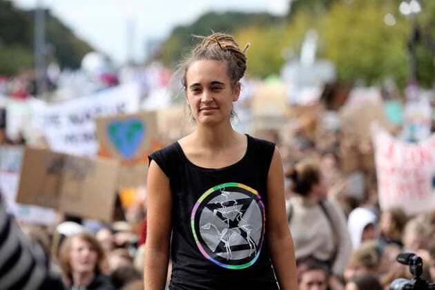 Carola Rackete bei der Fridays for Future Demonstration im Rahmen des weltweiten Klimastreiks am Brandenburger Tor. Berlin, 20.09.2019 *** Carola Rackete at the Fridays for Future Demonstration as part of the worldwide climate strike at the Brandenburg Gate Berlin, 20 09 2019 Foto:xB.xKriemannx xFuturexImage