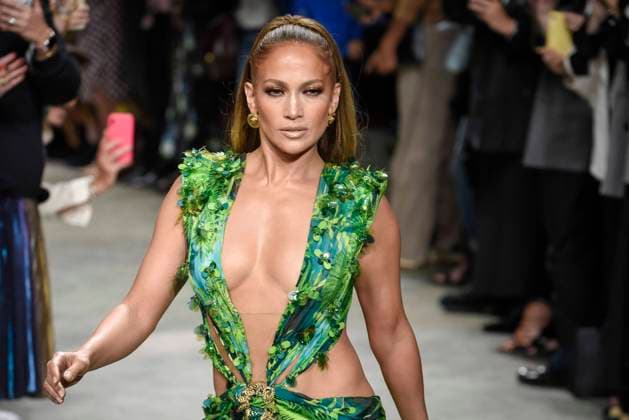 Milan Fashion Week, Women Spring Summer 2020. Milan, Women s Fashion, Spring Summer 2020.Versace catwalk Pictured: Jennifer Lopez  Copyright: xSimonaxChiocciax xIPAx xFotosickix
