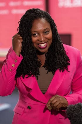 Berühmte Feministinnen, Dawn Butler September 21, 2019, Brighton, East Sussex, UK: Brighton, UK. DAWN BUTLER in the conference centre ahead of the start of the 2019 Labour Party Conference from the Brighton Centre Brighton UK  - ZUMAl94_ 20190921_zaf_l94_041 Copyright: xJoelxGoodmanx