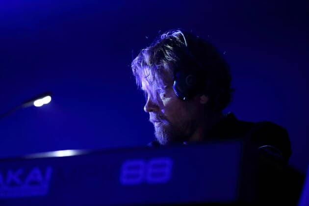 Danny Griffiths von der Band Archive bei einem Konzert im Tempodrom in Berlin, 21. September 2019. Archive im Tempodrom *** Danny Griffiths from the Band Archive at a concert at the Tempodrom in Berlin, 21 September 2019 Archive at the Tempodrom
