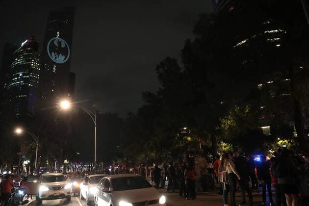 September 21, 2019: EUM20190921ESP13.JPG .CIUDAD DE MEXICO. Batman DayDia de Batman-Batisenal.- 21 de agosto de 2019. Aspectos de la Batisenal proyectada en la Torre Reforma sobre Paseo de la Reforma por el Batman Day. Foto: Agencia EL UNIVERSALJuan BoitesEELG Copyright: xElxUniversalx