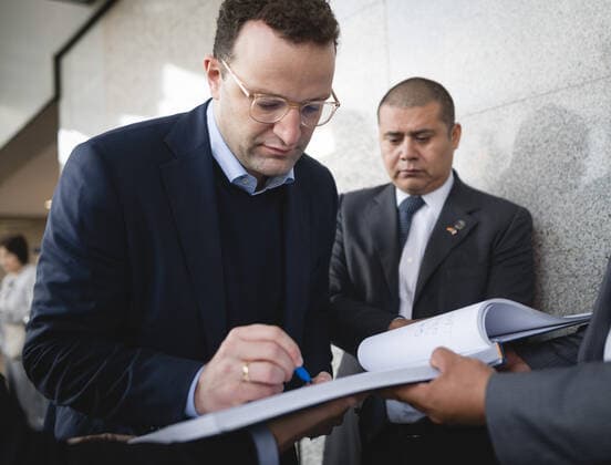 Bundesgesundheitsminister Jens Spahn (CDU) im Rahmen seiner Abreise aus Mexiko-Stadt, 21.09.2019. Mexiko-Stadt Mexiko