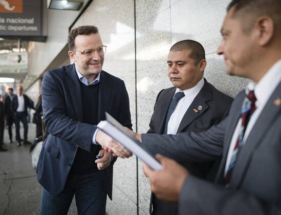 Bundesgesundheitsminister Jens Spahn (CDU) im Rahmen seiner Abreise aus Mexiko-Stadt, 21.09.2019. Mexiko-Stadt Mexiko