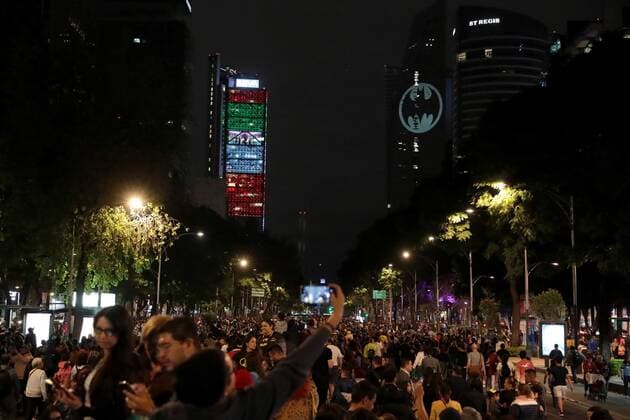 September 21, 2019: EUM20190922ESP01.JPG .CIUDAD DE MEXICO. Batman DayDia de Batman-Batisenal.- Aspectos de la Batisenal proyectada en la Torre Reforma sobre Paseo de la Reforma por el Batman Day, la noche del 21 de agosto de 2019. Foto: Agencia EL UNIVERSALJuan BoitesEELG Copyright: xElxUniversalx