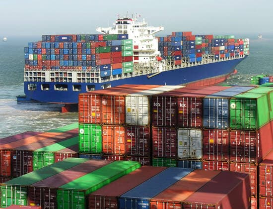 Containerhafen in Asien, China, Shanghai, Containerschiff, Container, McPBBO