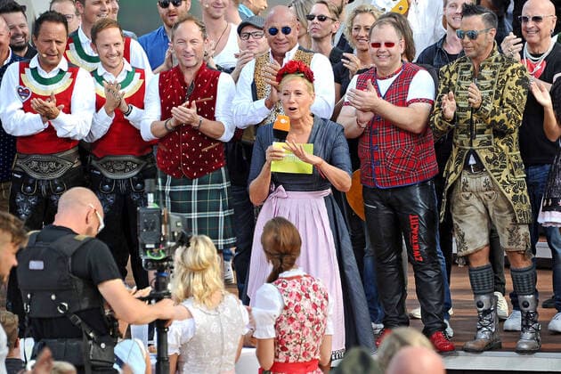 ZDF - Fernsehgarten. Moderatorin Andrea Kiwi Kiewel während der ZDF - Unterhaltungsshow Fernsehgarten am 22.09.2019 in Mainz. 20190922MWI3243