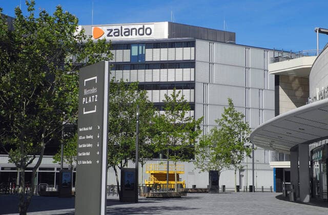 Neues Zalando Hauptquartier fuer 2300 Angestellte auf dem Anschuetz-Areal an der Valeska-Gert-Strasse eroeffnet.