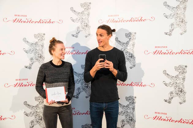 Jasmin Martin (L) und David Johannes Suchy (R) von Berliner Szenerestaurant 2019 Frea bei der Ankuendigung der Berliner Meisterkoeche 2019 in Berlin am 24. September 2019. Berliner Meisterkoeche 2019