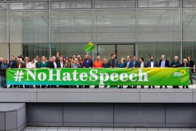 News Themen der Woche KW39 News Bilder des Tages Deutschland, Berlin, Bundestag, Fraktion B90 Grüne, Renate Künast, Aktion gegen Hate Speech, 24.09.2019 *** Germany, Berlin, Bundestag, B90 Green Group, Renate Künast, Action against Hate Speech, 24 09 2019
