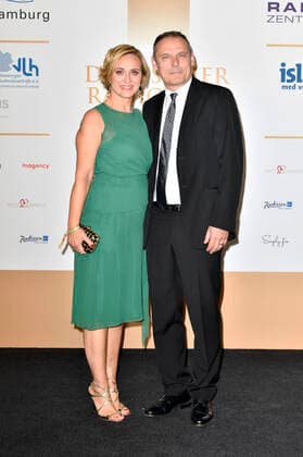 Caren Miosga mit Ehemann Tobias Grob bei der Verleihung des Deutschen Radiopreises 2019 in der Elbphilharmonie. Hamburg, 25.09.2019