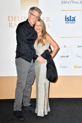 Frank Thelen mit Ehefrau Nathalie Thelen-Sattler bei der Verleihung des Deutschen Radiopreises 2019 in der Elbphilharmonie. Hamburg, 25.09.2019