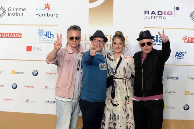 Fettes Brot mit Anne Raddatz zu Gast bei der Verleihung des 10. Deutscher Radiopreis am 25.09.2019. Der Deutsche Radiopreis wurde in der Elbphilharmonie in Hamburg vergeben. bei der Verleihung Deutscher Radiopreis 2019 am 25.09.2019. Die Verleihung fand in der Hamburger Elbphilharmonie in Hamburg statt., Hamburg Hafen Hamburg Deutschland