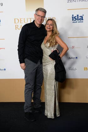 Frank Thelen und seine Ehefrau Nathalie Thelen-Sattler zu Gast bei der Verleihung des 10. Deutscher Radiopreis am 25.09.2019. Der Deutsche Radiopreis wurde in der Elbphilharmonie in Hamburg vergeben. bei der Verleihung Deutscher Radiopreis 2019 am 25.09.2019. Die Verleihung fand in der Hamburger Elbphilharmonie in Hamburg statt., Hamburg Hafen Hamburg Deutschland