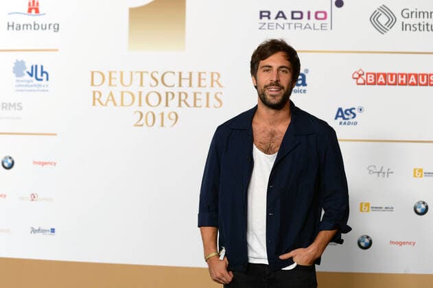 Max Giesinger zu Gast bei der Verleihung des 10. Deutscher Radiopreis am 25.09.2019. Der Deutsche Radiopreis wurde in der Elbphilharmonie in Hamburg vergeben. bei der Verleihung Deutscher Radiopreis 2019 am 25.09.2019. Die Verleihung fand in der Hamburger Elbphilharmonie in Hamburg statt., Hamburg Hafen Hamburg Deutschland