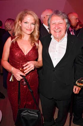 Peter Urban mit Ehefrau Laura bei der Verleihung des Deutschen Radiopreises 2019 in der Elbphilharmonie. Hamburg, 25.09.2019