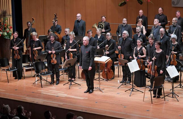 27.09.2019, Klassikfestival Bad Wörishofen, Festival der Nationen 2019 im Kurhaus Bad Wörishofen im Allgäu, Kammerorchester Basel mit Dirigent Umberto Benedetti Michelangeli, 27.09.2019, Klassikfestival Bad Wörishofen 27.09.2019, Klassikfestival Bad Wörishofen