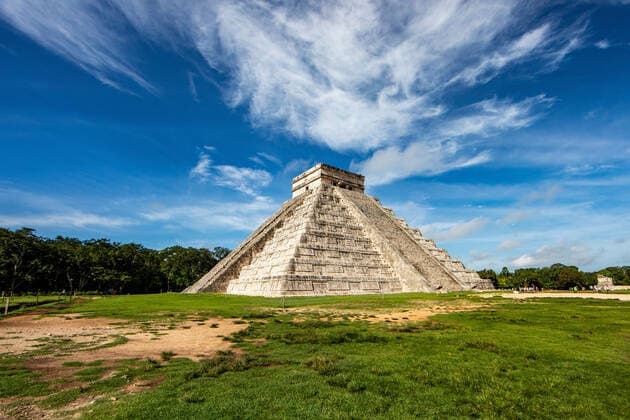 16.09.2019, Chichen Itza ist eine der bedeutendsten Ruinenstätten auf der mexikanischen Halbinsel Yucatan. Sie liegt etwa 120 Kilometer östlich von Merida im Bundesstaat Yucatan. Ihre Ruinen stammen aus der späten Maya-Zeit. Mit einer Fläche von 1547 Hektar ist Chichen Itza einer der ausgedehntesten Fundorte in Yucatan. Weltkulturerbe , Weltwunder. *** 16 09 2019, Chichen Itza is one of the most important ruins on the Mexican peninsula Yucatan It is located about 120 kilometers east of Merida in the state of Yucatan Its ruins date from the late Mayan period With an area of 1547 hectares, Chichen Itza is one of the most extensive sites in Yucatan World Heritage, World Wonder