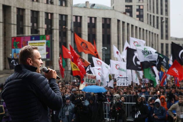 Bilder des Jahres 2019, News 09 September News Themen der Woche KW39 MOSCOW, RUSSIA â€“ SEPTEMBER 29, 2019: Opposition activist Alexei Navalny addresses a rally in support of political prisoners in Prospekt Sakharova Street. Sergei Bobylev TASS  TS0BCCEF