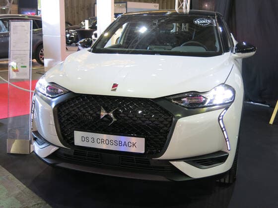DS 3 Crossback (SUV Geländewagen, DS Automobiles, PSA-Konzern Citroen Edelmarke), Salon de l Automobile, 27. Salon du vehicule neuf et d occasion, 20.-23.09.2019, Auto, Messe, Automesse, Autoausstellung, Neuwagen & Gebrauchtwagen, Base Nature Francois Leotard, Frejus (Frankreich) *** DS 3 Crossback SUV SUV off-road vehicle, DS Automobiles, PSA Group Citroen noble brand, Salon de l Automobile, 27 Salon du vehicule neuf et d occasion, 20 23 09 2019, Auto, Messe, Automesse, Autoausstellung, Neuwagen Gebrauchtwagen, Base Nature Francois Leotard, Frejus France