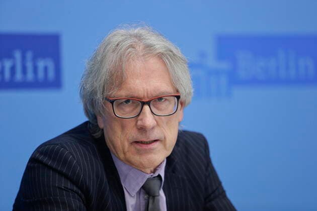 News Bilder des Tages 01.10.2019, Berlin, Deutschland - Foto: Matthias Kollatz, SPD, Finanzsenator von Berlin, anlaesslich der Senats-Pressekonferenz im Roten Rathaus in Berlin. *** 01 10 2019, Berlin, Germany Photo Matthias Kollatz, SPD, Finance Senator of Berlin, on the occasion of the Senate Press Conference in the Red City Hall in Berlin