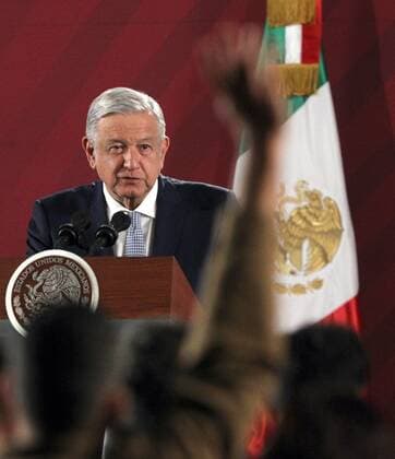 Mexiko, Präsident Manuel Lopez Obrador Pressekonferenz in Mexiko-Stadt The President of Mexico, Andres Manuel Lopez Obrador, speaks during a press conference in Mexico City, Mexico, 02 October 2019. Lopez Obrador recalled on Wednesday the student massacre committed 51 years ago by the Government in Tlatelolco Square and asked that the commemorative march take place peacefully through the capital. We ask everyone, especially those who are going to exercise their right to protest, to do so peacefully and without violence, he said in his daily press conference at the National Palace. President of Mexico calls for peaceful march on the anniversary of the 1968 massacre !ACHTUNG: NUR REDAKTIONELLE NUTZUNG!  Copyright: xMarioxGuzmánx MEX4696 20191002-637056341196913959
