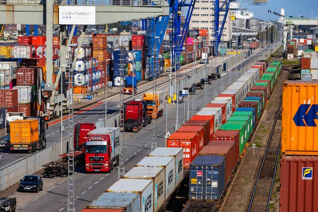 DEU, Deutschland, Baden-Württemberg, Mannheim, 19.09.2019: Der Hafen Mannheim ist einer der bedeutendsten Binnenhäfen Europas. Mannheim eröffnete 1968 das erste Containerterminal in einem Binnenhafen.