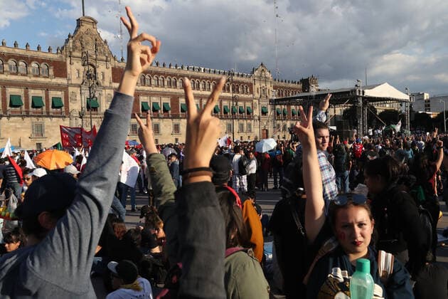 Mexiko, Ausschreitungen begleiten Demonstration in Mexiko-Stadt October 2, 2019: EUM20191002NAC20.JPG.CIUDAD DE MEXICO, ProtestsProtestas-2 de octubre.- Aspectos de la marcha realizada este 2 de octubre de 2019 en calles del Centro Historico, realizada con motivo de conmemorar la masacre de estudiantes de 1968. Foto: Agencia EL UNIVERSALAFBV. Copyright: xElxUniversalx
