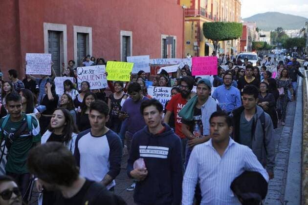 Mexiko, Demonstranten erinnern an das Massaker von Tlatelolco October 2, 2019: EUM20191002NAC74.JPG .QUERETARO, Qro., ProtestsProtestas-2 de octubre.- Un grupo de manifestantes, en su mayoria estudiantes de la Universidad Autonoma de Queretaro (UAQ), protestaron este 2 de octubre de 2019 en conmemoracion a 51 anos de la matanza ocurrida en Tlatelolco. Foto: Agencia EL UNIVERSAL Copyright: xElxUniversalx