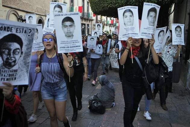 Mexiko, Demonstranten erinnern an das Massaker von Tlatelolco October 2, 2019: EUM20191002NAC76.JPG .QUERETARO, Qro., ProtestsProtestas-2 de octubre.- Un grupo de manifestantes, en su mayoria estudiantes de la Universidad Autonoma de Queretaro (UAQ), protestaron este 2 de octubre de 2019 en conmemoracion a 51 anos de la matanza ocurrida en Tlatelolco. Foto: Agencia EL UNIVERSAL Copyright: xElxUniversalx