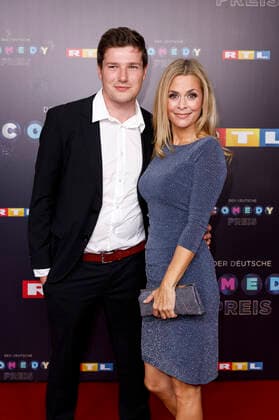 Tanja Lanäus mit Begleitung bei der Verleihung des 23. Deutschen Comedypreises 2019 im Studio in Köln Mühlheim. Köln, 02.10.2019
