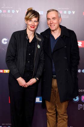 Johann König mit Begleitung bei der Verleihung des 23. Deutschen Comedypreises 2019 im Studio in Köln Mühlheim. Köln, 02.10.2019