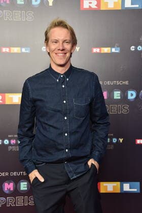 Simon Gosejohann kommt am 02.10.2019 in Kölner zur Verleihung des 20. Deutschen Comedypreis 2019, er jährlich an Komiker, für Comedy-Shows und Moderationen verliehen.