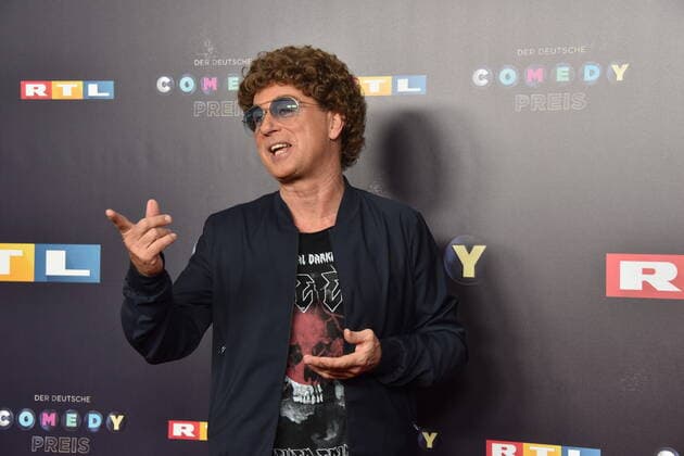 Komiker Atze Schröder kommt am 02.10.2019 in Kölner zur Verleihung des 20. Deutschen Comedypreis 2019, er jährlich an Komiker, für Comedy-Shows und Moderationen verliehen.