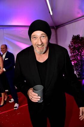 Comedian Torsten Sträter kommt am 02.10.2019 in Kölner zur Verleihung des 20. Deutschen Comedypreis 2019, er jährlich an Komiker, für Comedy-Shows und Moderationen verliehen.