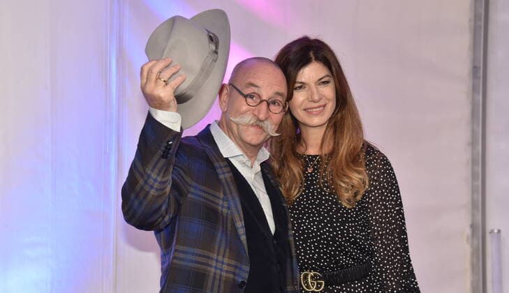 Horst Lichter mit Ehefrau Nada kommt am 02.10.2019 in Köln zur Verleihung des 20. Deutschen Comedypreis 2019, er wird jährlich an Komiker, für Comedy-Shows und Moderationen verliehen.