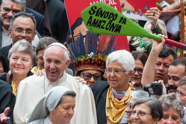 Bilder des Jahres 2019, News 10 Oktober News Themen der Woche KW41 News Bilder des Tages NO FRANCE - NO SWITZERLAND: October 7, 2019 : Pope Francis walks in procession on the occasion of the Amazon synod, at the Vatican.  Copyright: xÂ©MASSIMILIANOxMIGLIORATO CPPx x xCatholicxPressxPhotox