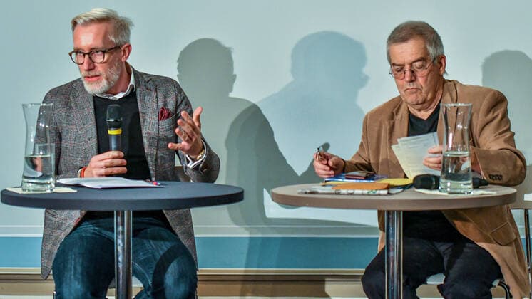 Prof. Dr. Gerd Dietrich: Kulturgeschichte der DDR Moderation: Benjamin-Immanuel Hoff (Chef der Thüringer Staatskanzlei und Thüringer Kulturminister) 23. Erfurter Herbstlese 2019 des Erfurter Herbstlese e.V. Copyright: xVIADATAx xHolgerxJohnx, Erfurt Thüringen Deutschland
