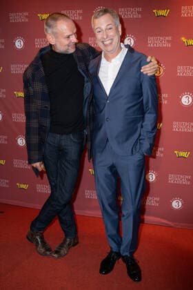 Bilder des Jahres 2019, Entertainment 10 Oktober Entertainment Themen der Woche KW41 Entertainment Bilder des Tages Peter Lund, Thomas Hermanns;Preisverleihung Deutscher Musical Theater Preis im Schmidts Tivoli in Hamburg Reeperbahn -, *** Peter Lund, Thomas Hermanns Award Ceremony German Musical Theatre Prize at the Schmidts Tivoli in Hamburg Reeperbahn ,