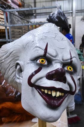 Manufacturing of Pennywise latex mask JIUTEPEC, MEXICO - OCTOBER 8: A REV Factory worker is seen during a manufacturing process of latex mask of the fictional character Pennywise to sale during the Halloween celebrations in Jiutepec, Morelos on October 8, 2019 in Jiutepec, Morelos. Pennywise is a fictional character created by writer Stephen King for his horror novel It, in which he is the main antagonist and villain  Copyright: xCarlosxTischlerx EYE_8076