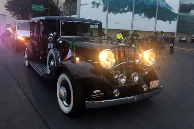 October 9, 2019: EUM20191009ESP01.JPG.CIUDAD DE MEXICO TributeHomenaje-Jose Jose.- La carrosa que transporta la urna que contienen las cenizas del cantante mexicano Jose Jose se traslada del Aeropuerto Internacional de la Ciudad de Mexico hacia el Palacio de Bellas Artes la manana de este miercoles 9 de octubre de 2019, donde el Principe de la Cancion sera homenajeado. Foto: Agencia EL UNIVERSALEVZ Copyright: xElxUniversalx