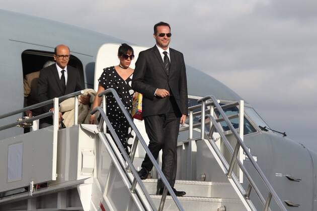 October 9, 2019: EUM20191009ESP05.JPG.CIUDAD DE MEXICO Tribute Homenaje-Jose Jose.- Marysol Sosa y Jose Joel, hijos mayores del cantante mexicano Jose Jose, a su arribo a la Ciudad de Mexico este miercoles 9 de octubre de 2019, en un vuelo de la Fuerza Aerea que trajo consigo las cenizas de El Principe de la Cancion para su homenaje en Bellas Artes. Foto: Agencia EL UNIVERSAL Carlos Mejia EVZ Copyright: xCarlosxMejia ElxUniversalx