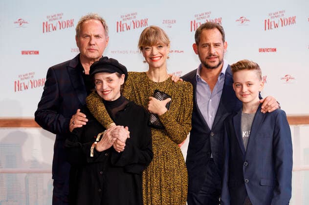 Uwe Ochsenknecht, Katharina Thalbach, Heike Makatsch, Moritz Bleibtreu und Marlon Schramm bei der Premiere des Kinofilms Ich war noch niemals in New York im Cinedom. Köln, 09.10.2019 *** Uwe Ochsenknecht, Katharina Thalbach, Heike Makatsch, Moritz Bleibtreu and Marlon Schramm at the premiere of the movie Ich war noch niemals in New York at the Cinedom Köln, 09 10 2019 Foto:xC.xHardtx xFuturexImage