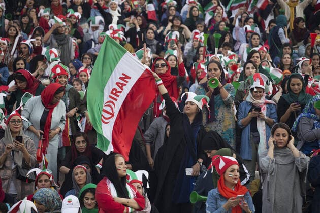 Bilder des Jahres 2019, News 10 Oktober News Themen der Woche KW41 News Bilder des Tages October 10, 2019, Tehran, Iran: Iranian women cheer during a soccer match between their national team and Cambodia in the 2022 World Cup qualifier at the Azadi (Freedom) Stadium in Tehran, Iran. Iranian women were freely allowed into the stadium for the first time in decades. The decision follows the death of a young woman who set herself on fire after hearing she could face prison time for sneaking into an Iranian soccer match disguised as a man. Tehran Iran - ZUMAf146 20191010_zip_f146_030 Copyright: xRouzbehxFouladix