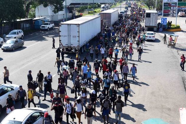 October 12, 2019: EUM20191012NAC06.JPG.TAPACHULA, Chis. MigrantsMigrantes-Caravana.- 12 de octubre de 2019. Caravana conformada por casi dos mil migrantes de Centroamerica, Cuba y Haiti salio por la manana de Tapachula, Chiapas, rumbo a la frontera con Estados Unidos. Foto: Agencia EL UNIVERSALEELG Copyright: xElxUniversalx