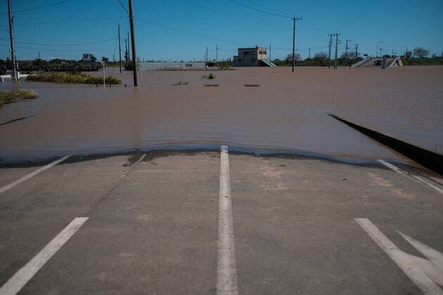 IMAGO Nature: Unsere Erde, Klimawandel, Überschwemmungen News Bilder des Tages A large area flooded in Kawagoe city, in Japan on October 13, 2019. Powerful typhoon Hagibis and aftermath flood ripped across the country, killing 11 people and dozen of missing persons. Kawagoe. October 13, 2019  (114308598)